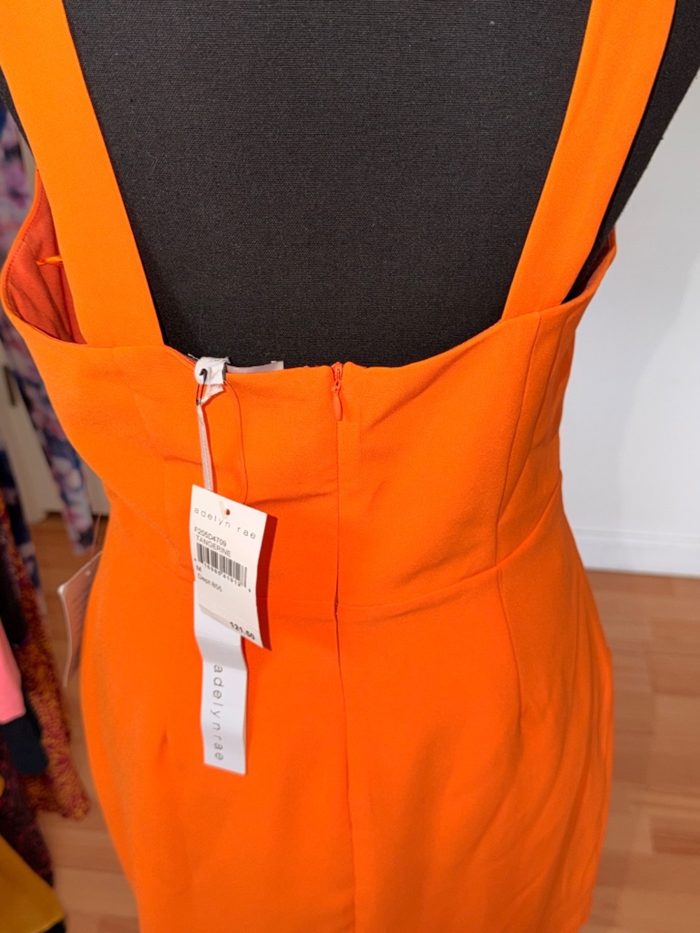 Adelyn Rae Nordstrom Tangerine Orange V-Neck Midi Dress M NWT - Picture 5 of 8